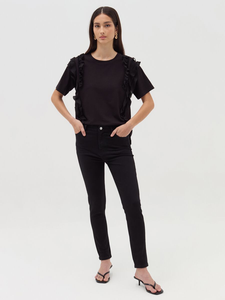 T-shirt with frills and flounce_1