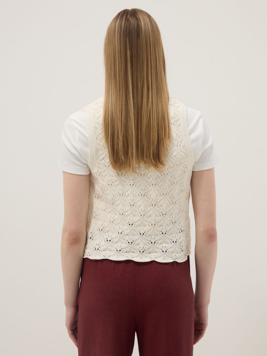 Weisse Weste aus reiner Baumwolle im Regular Fit mit Bindeband und tiefem V-Ausschnitt_3