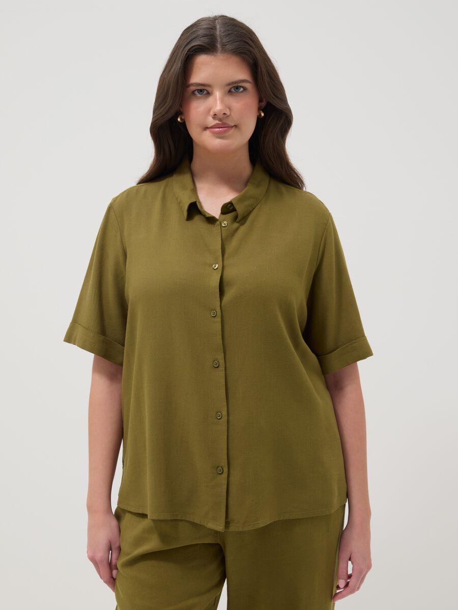 Camisa verde em mistura de viscose e linho, corte regular_1