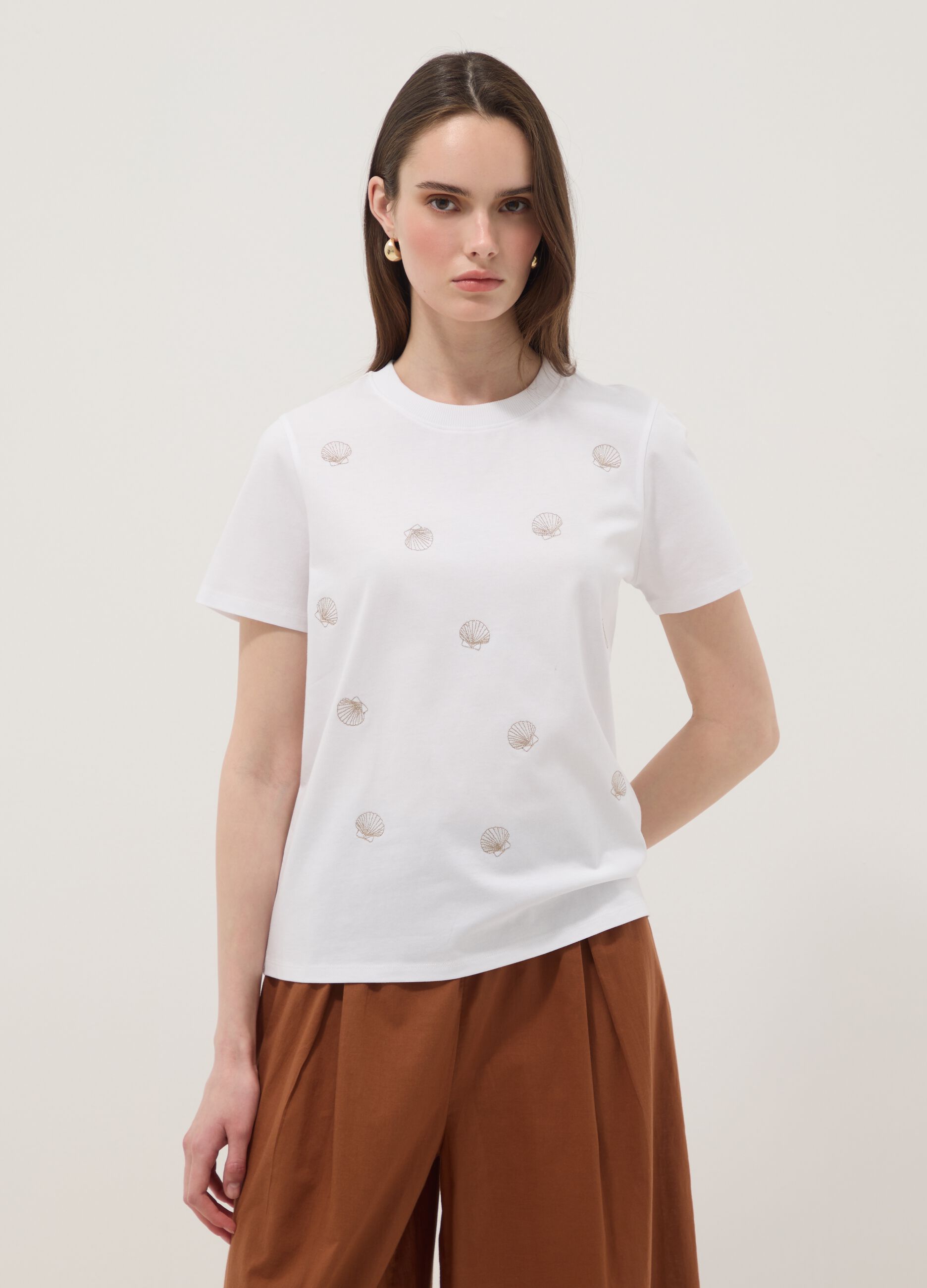 White pure cotton T-shirt with seashell print