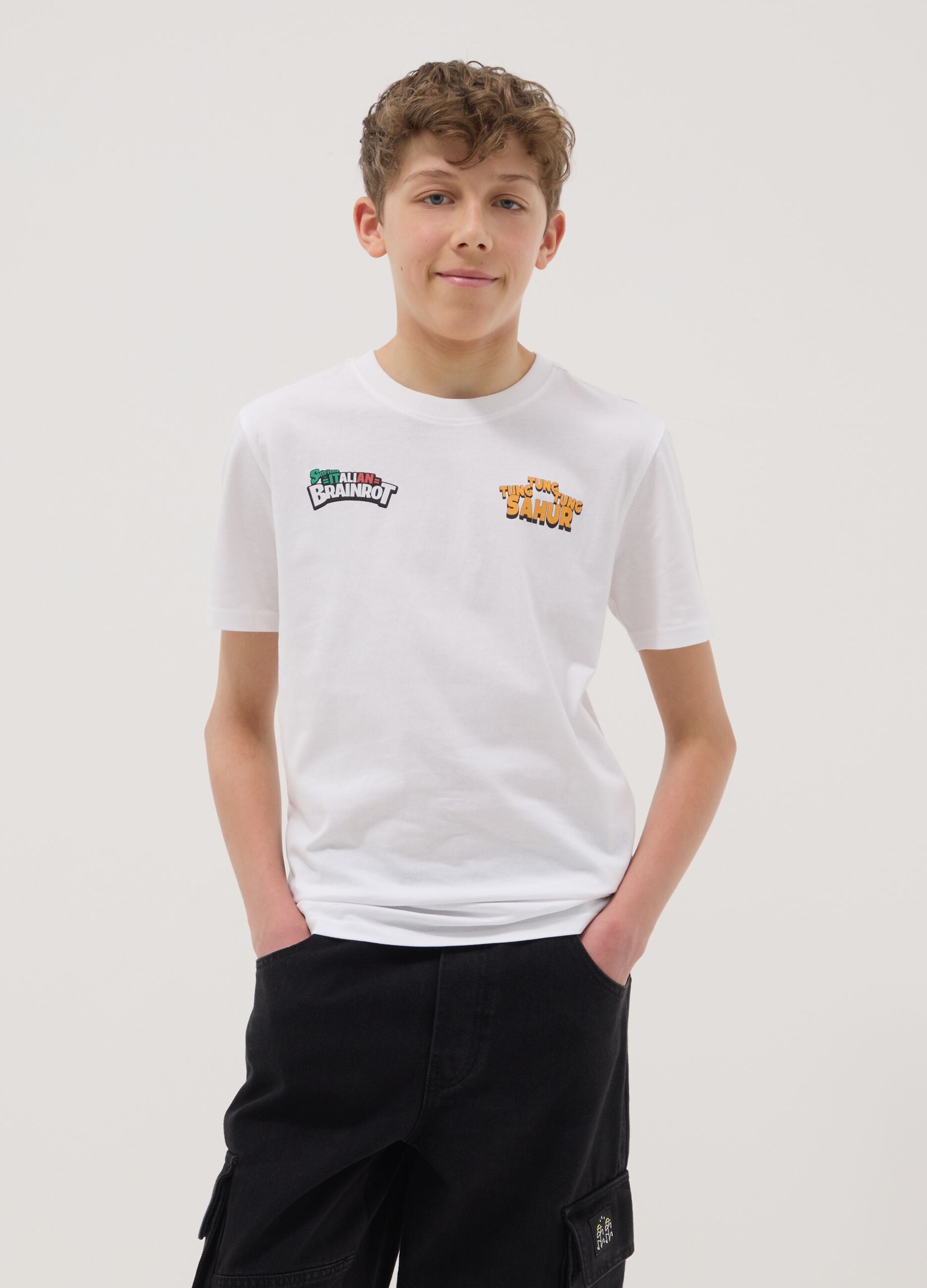 Boy's white pure cotton T-shirt, regular fit with prints