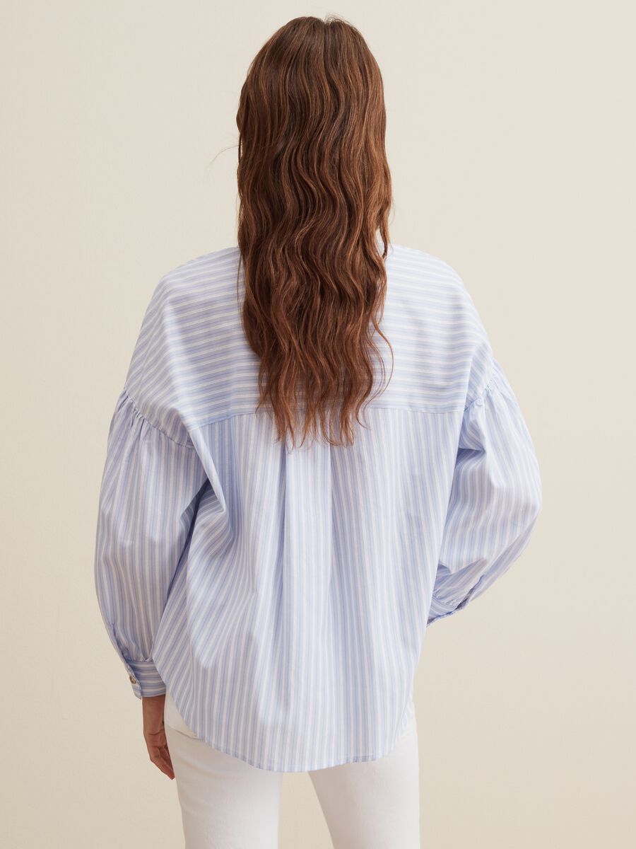 Oversized striped shirt with puff sleeves_2