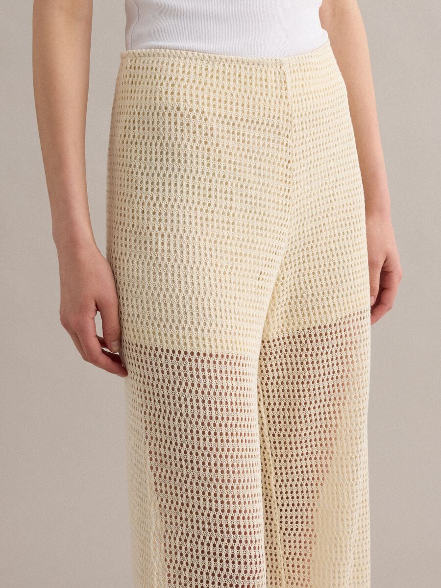 Beige palazzo trousers in a viscose blend_3