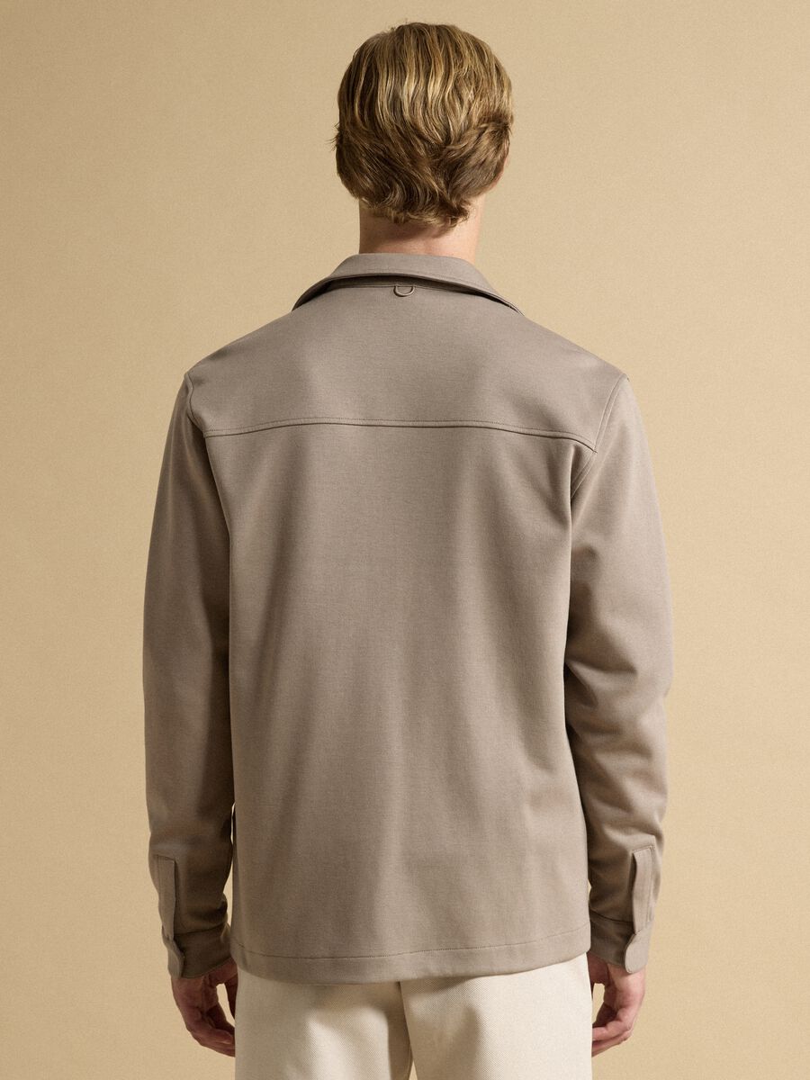 Breathable brown cotton-blend shacket with regular collar and fit_3