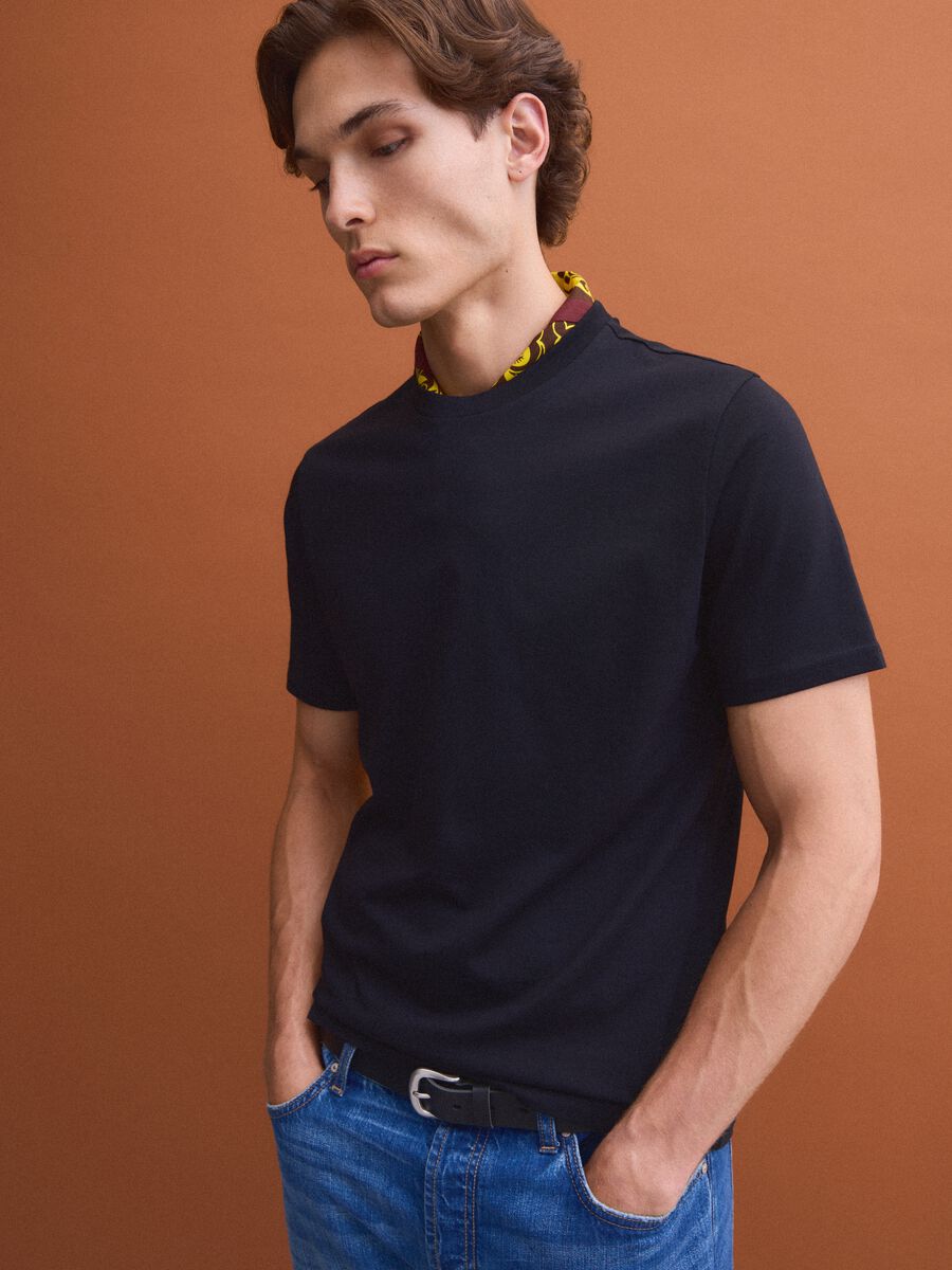 Black crew-neck pure cotton T-shirt, regular fit_0