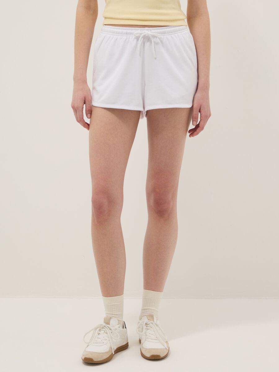 &Lambda;&epsilon;&upsilon;&kappa;ό &sigma;&omicron;&rho;&tau;&sigmaf; regular fit &alpha;&pi;ό &beta;&alpha;&mu;&beta;&alpha;&kappa;&epsilon;&rho;ό &mu;&epsilon;ί&gamma;&mu;&alpha; &mu;&epsilon; &kappa;&omicron;&rho;&delta;ό&nu;&iota;_1