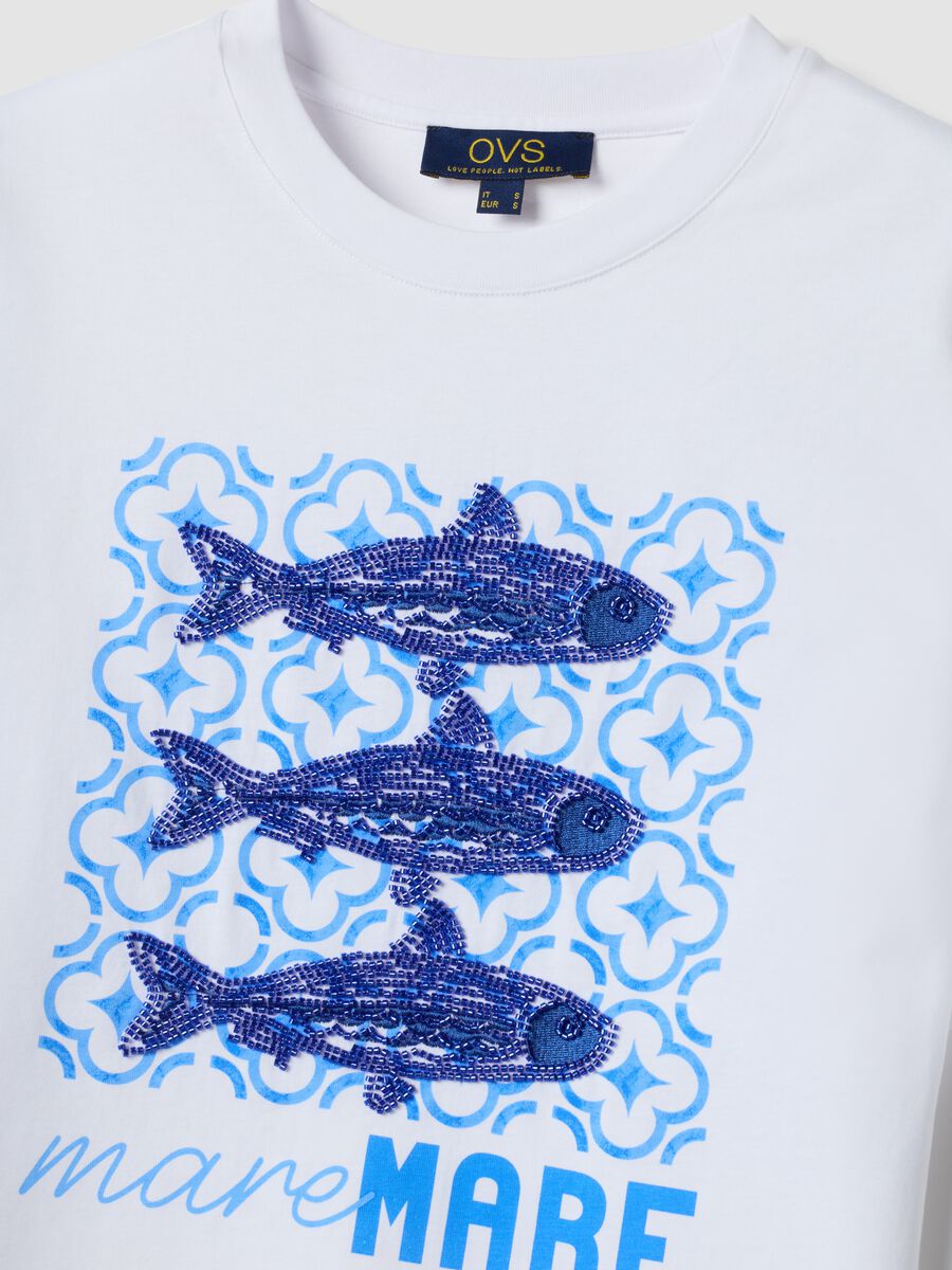 Camiseta blanca 100% algod&oacute;n con estampado frontal_1