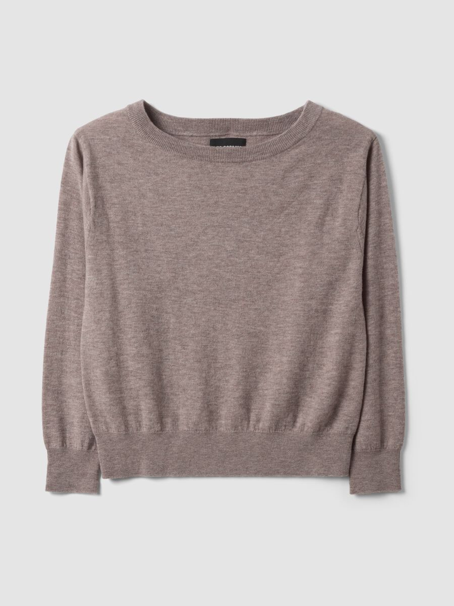 Maglia grigia in pura lana con scollo a barchetta_4