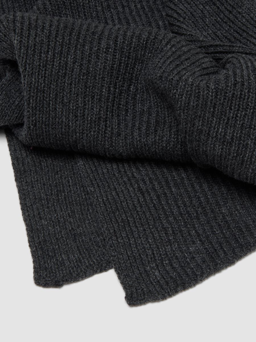 Sciarpa grigia in puro cashmere a coste_1