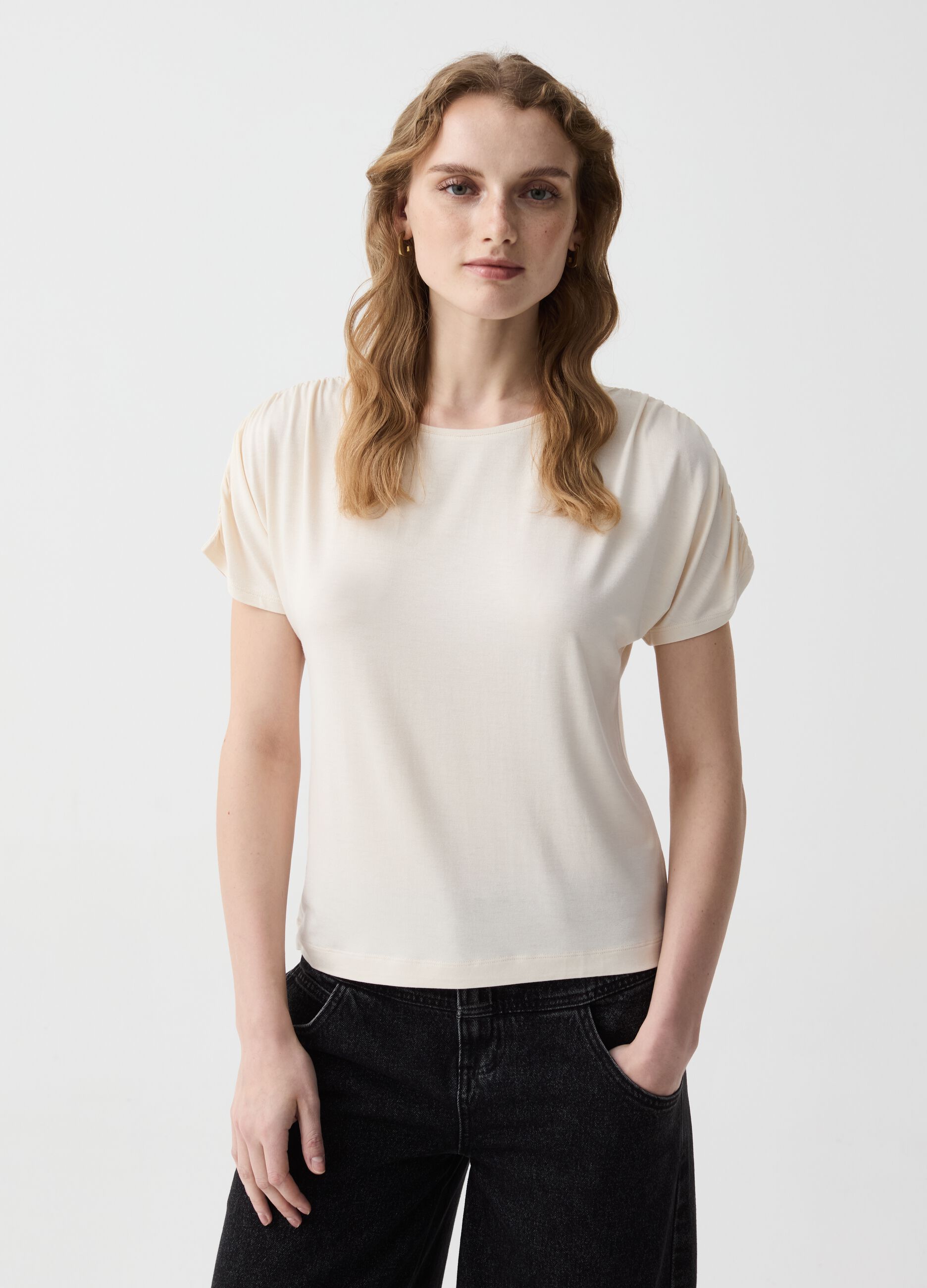 Stretch viscose t-shirt with gathering
