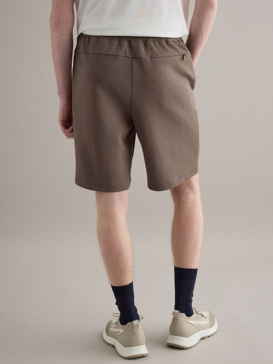 Brown regular fit stretch cotton blend shorts_2