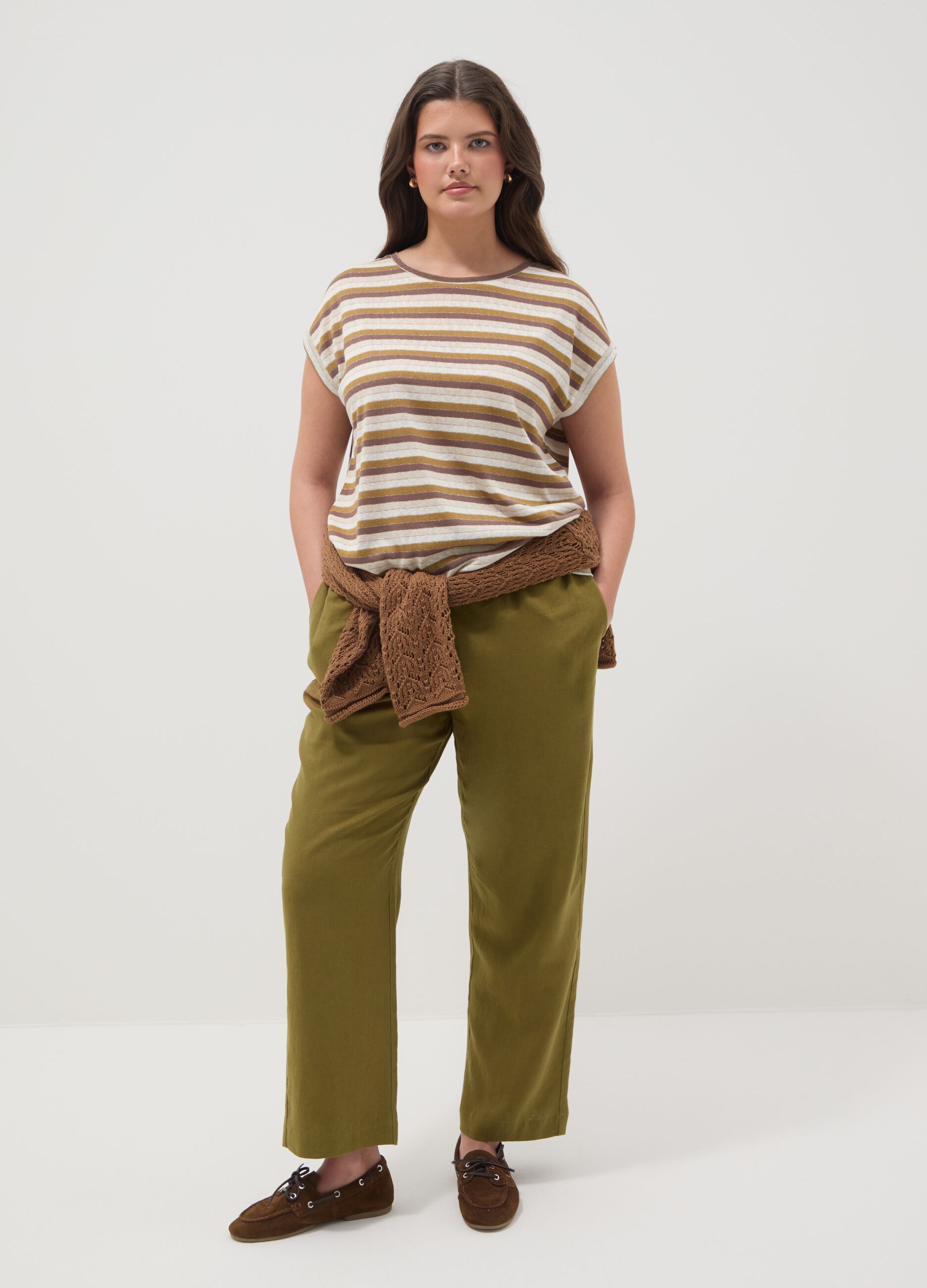 Regular-Fit T-Shirt aus Viskosemix mit mehrfarbigen Streifen