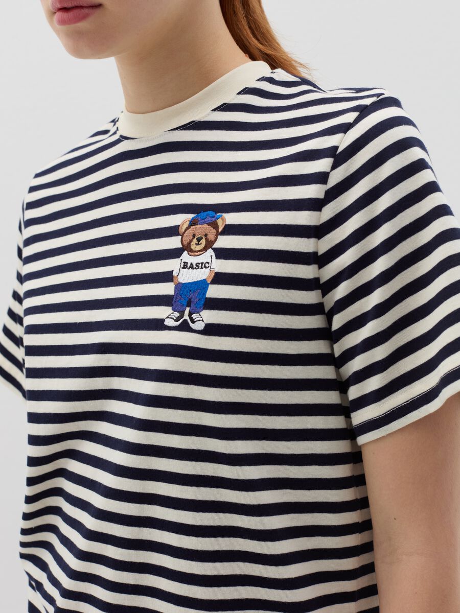 Striped T-shirt with embroidery_2