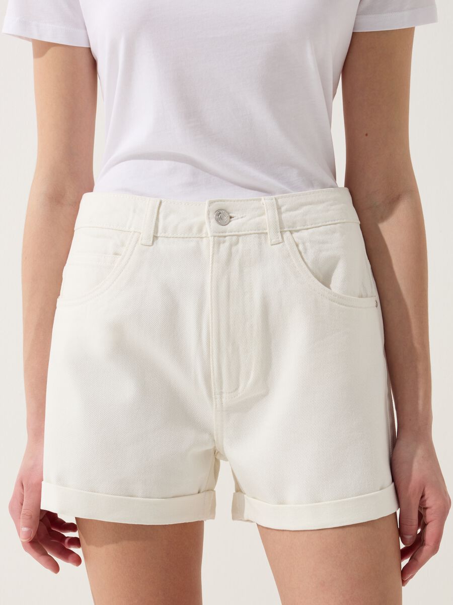 Mum-fit shorts in denim_1