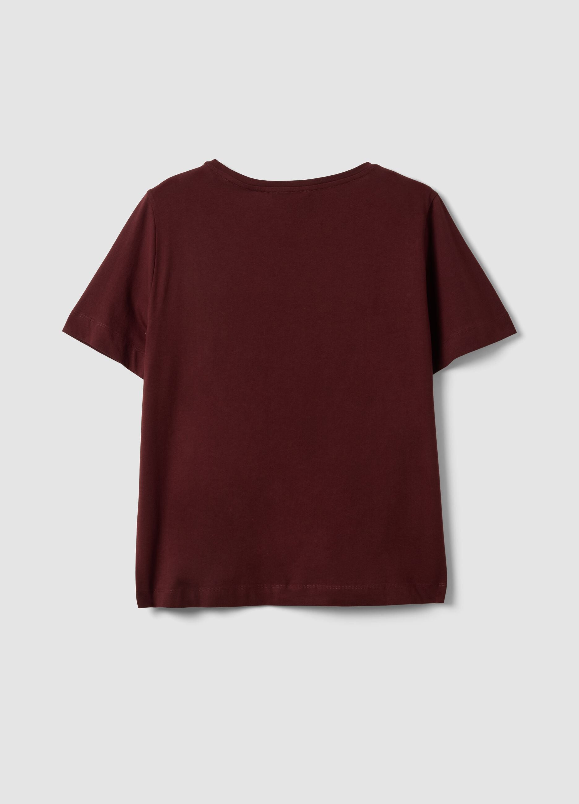 &Kappa;ό&kappa;&kappa;&iota;&nu;&omicron; T-shirt &alpha;&pi;ό 100% &beta;&alpha;&mu;&beta;ά&kappa;&iota; &mu;&epsilon; &phi;&lambda;&omicron;&rho;ά&lambda; &sigma;&tau;ά&mu;&pi;&alpha;, &kappa;&alpha;&nu;&omicron;&nu;&iota;&kappa;ή &epsilon;&phi;&alpha;&rho;&mu;&omicron;&gamma;ή