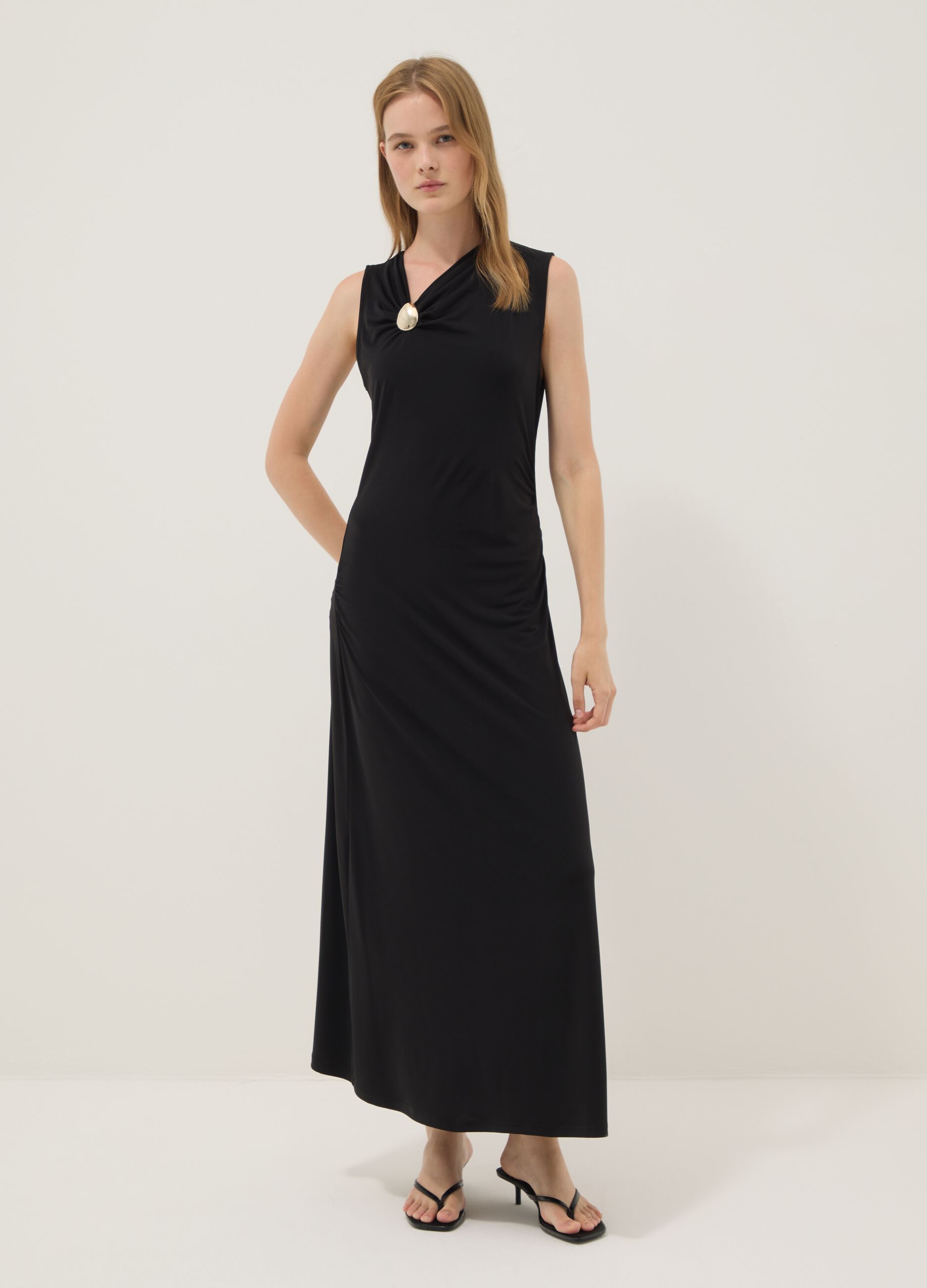 Black sleeveless stretch midi dress