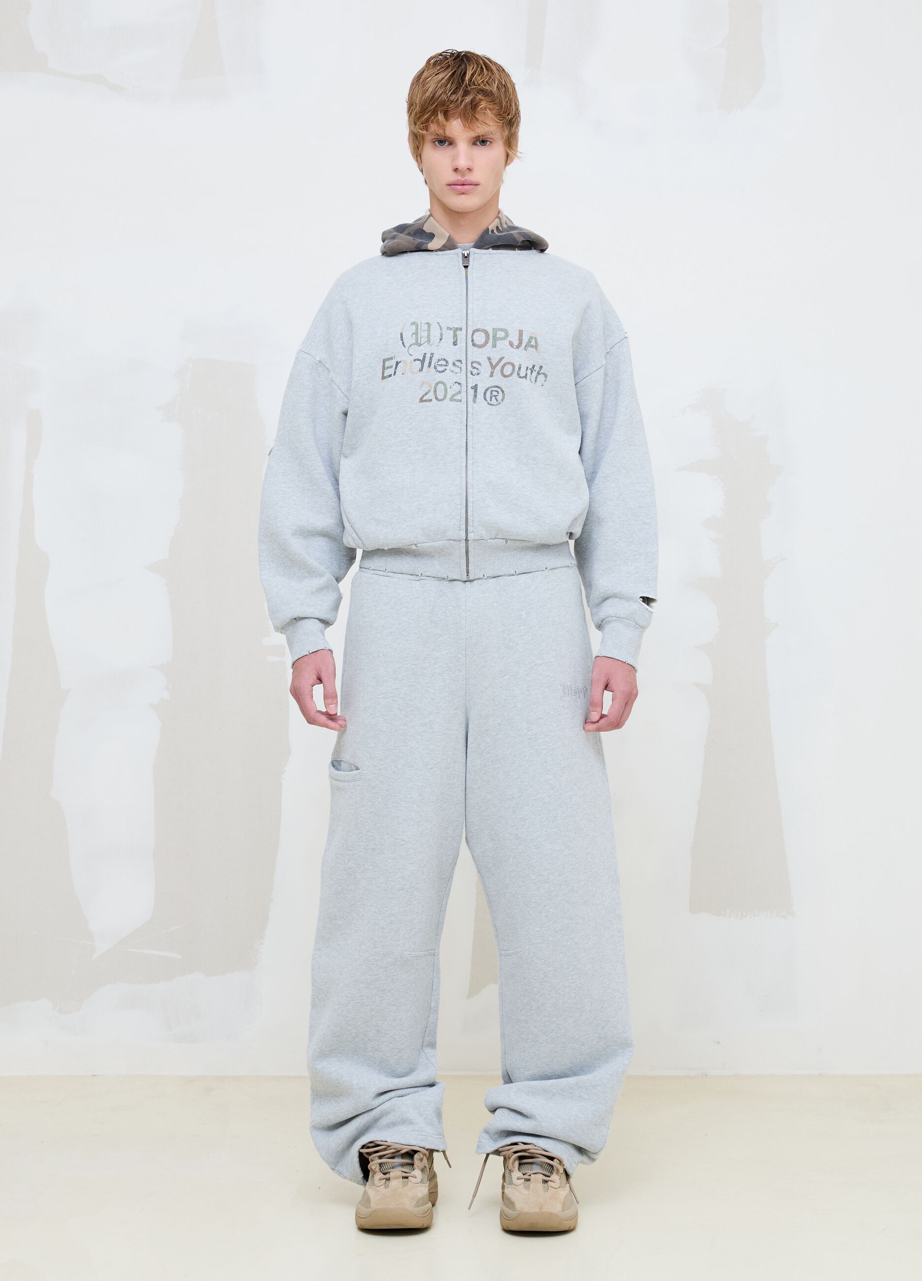 Full-Zip Hoodie in Sunfaded Grey & Camo