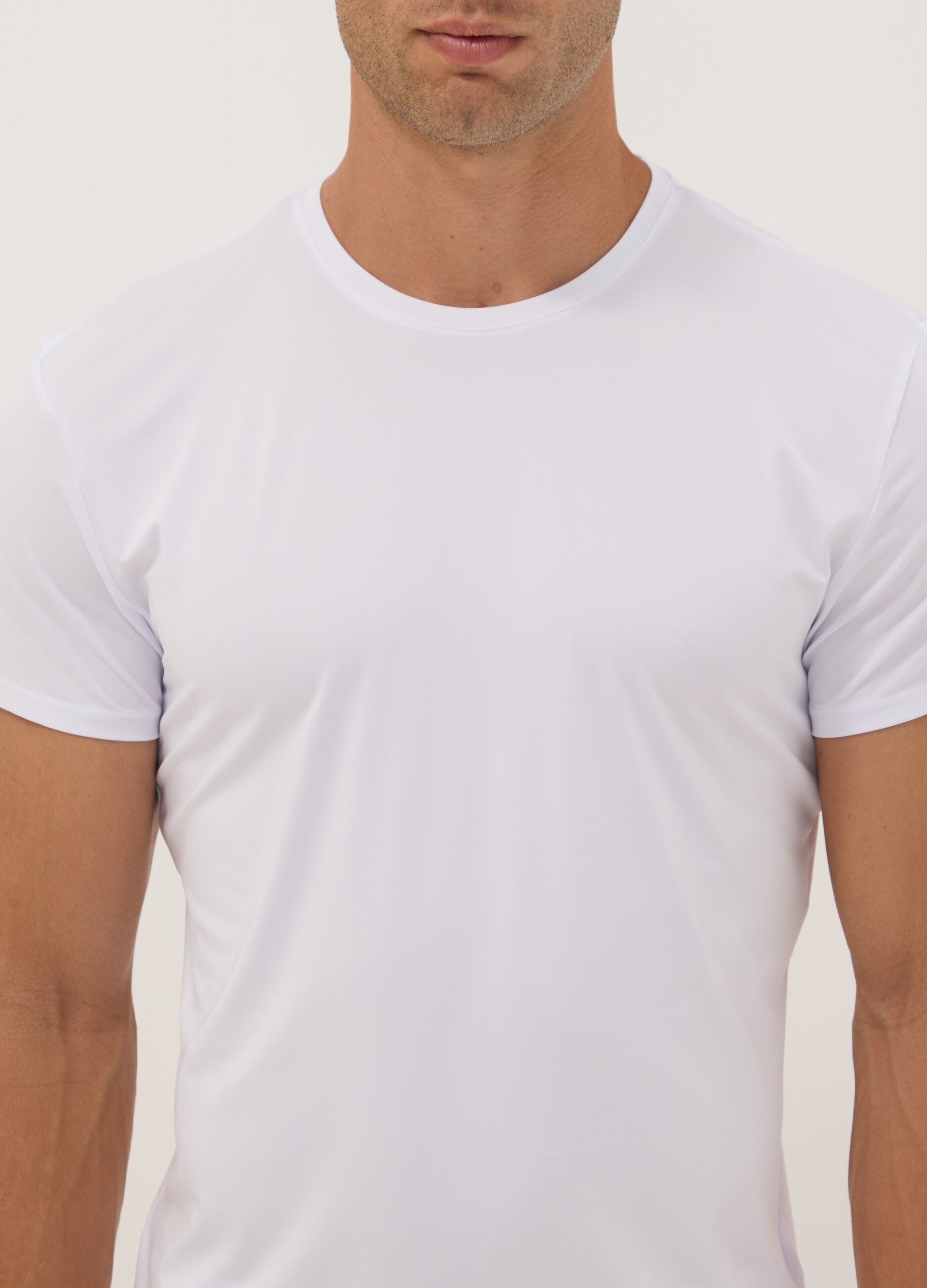 2-pack of white stretch microfibre regular-fit T-shirts