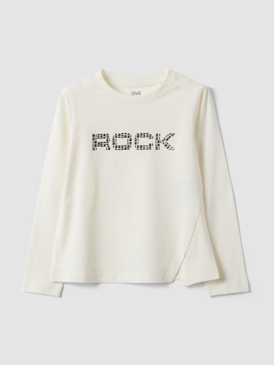 &Lambda;&epsilon;&upsilon;&kappa;ό T-shirt &alpha;&pi;ό &epsilon;&lambda;&alpha;&sigma;&tau;&iota;&kappa;ό &beta;&alpha;&mu;&beta;ά&kappa;&iota; &mu;&epsilon; &sigma;&tau;ά&mu;&pi;&alpha; &epsilon;&phi;έ &tau;&rho;&omicron;&upsilon;&kappa;&sigmaf; &gamma;&iota;&alpha; &kappa;&omicron;&rho;ί&tau;&sigma;&iota;_0