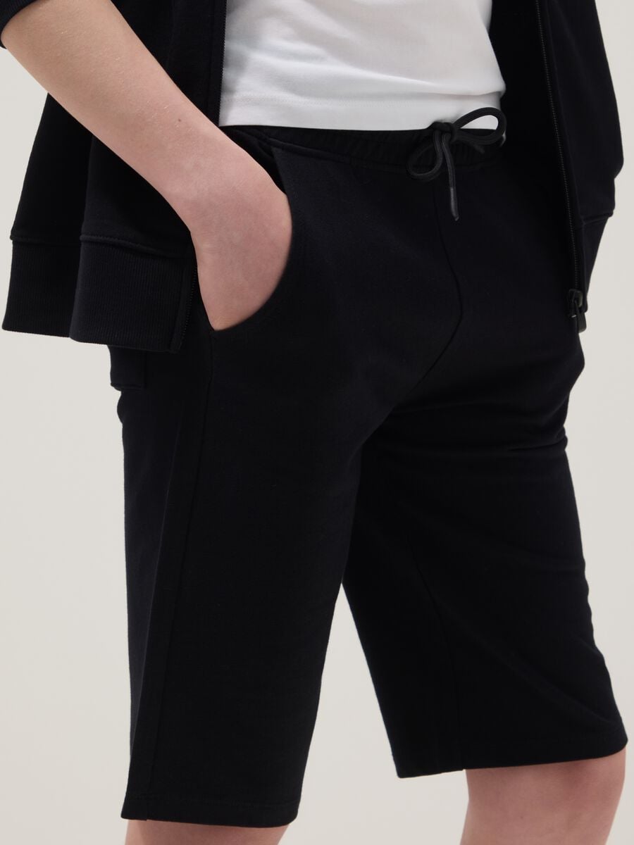 Schwarze Jungen-Shorts aus Baumwollmix in Comfort Fit_2