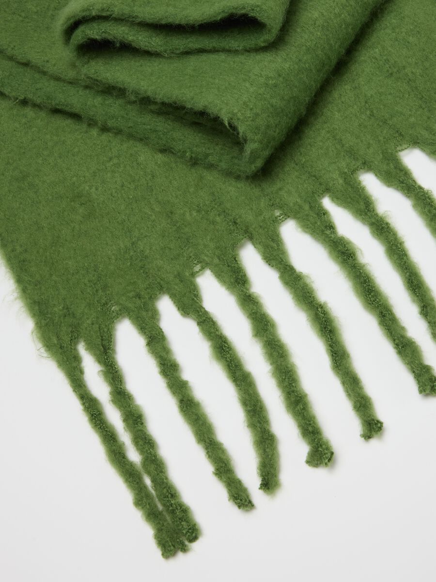 Green scarf with fringes_3