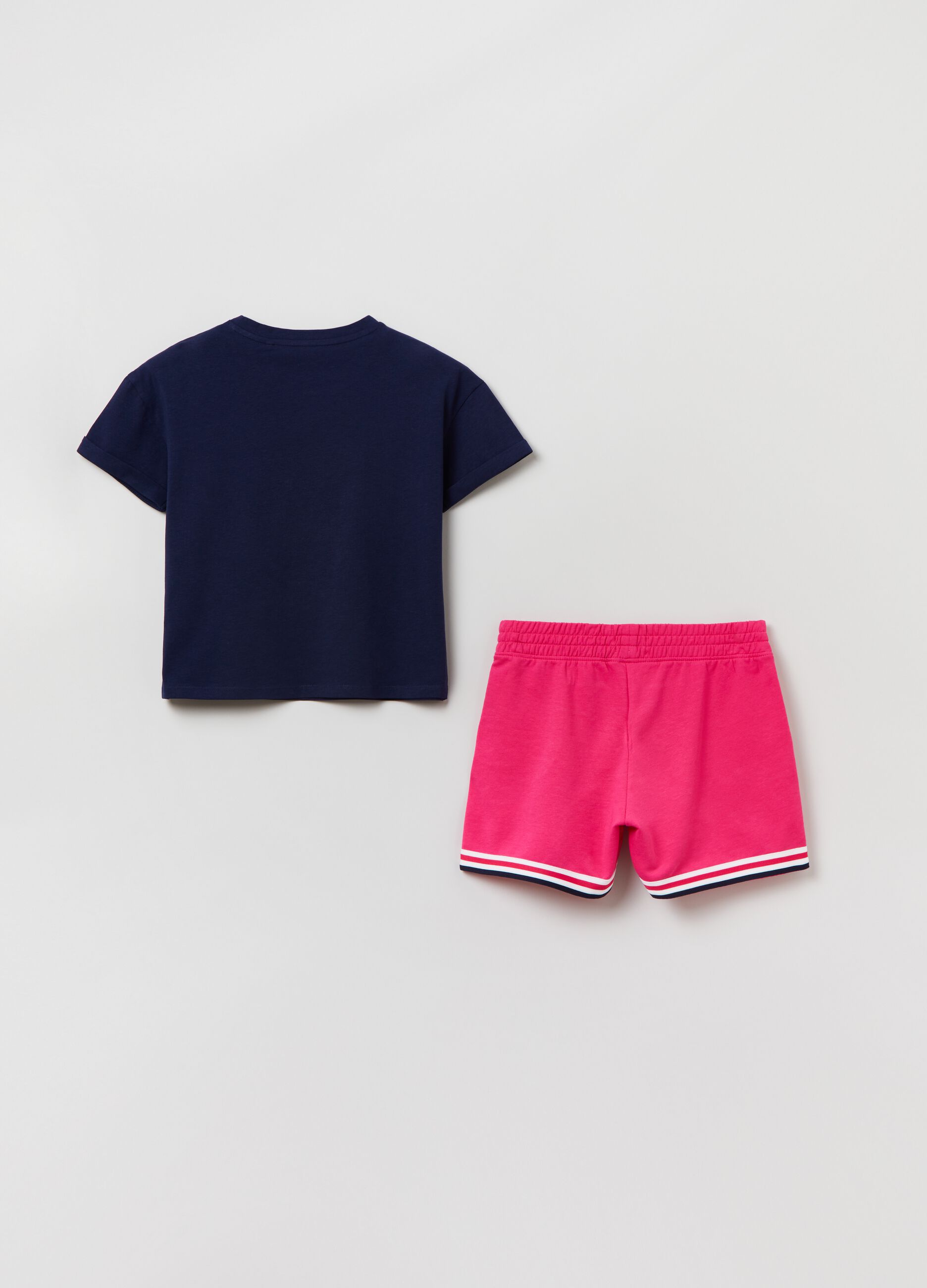 Jogging set t-shirt con stampa e shorts 