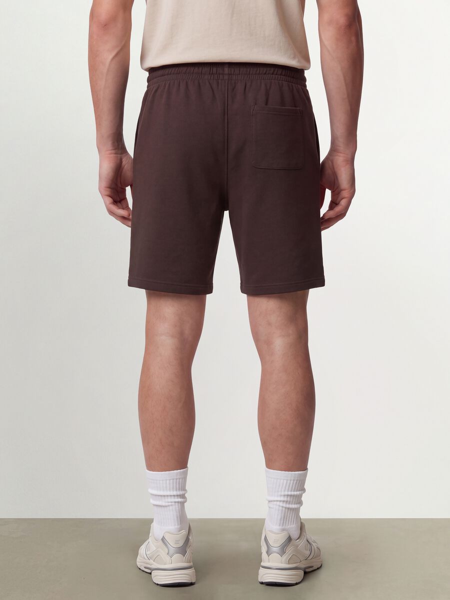 Brown cotton-blend shorts with elasticated waist, regular fit_2