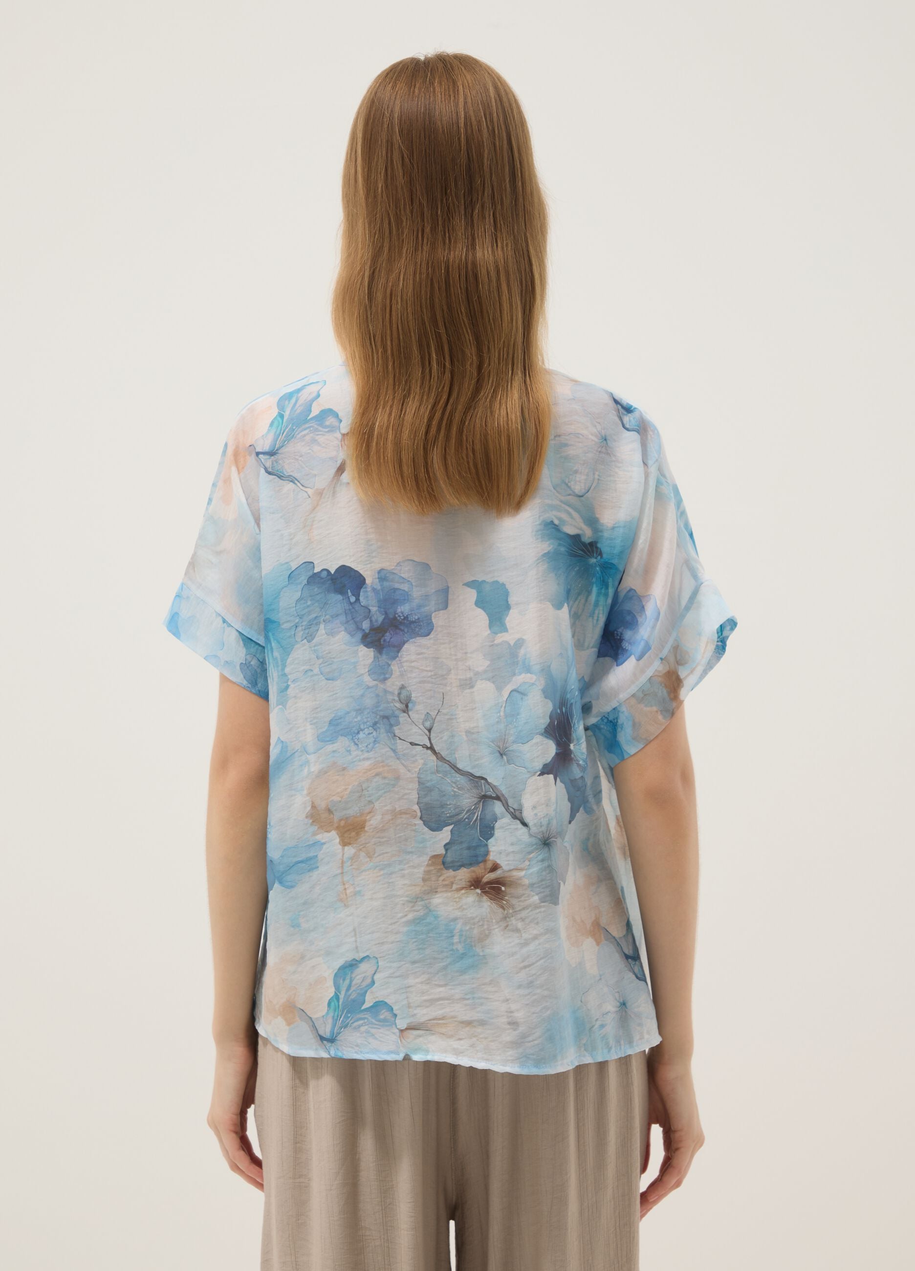 Hellblaue Lyocell-Mix-Bluse mit Blumenprint