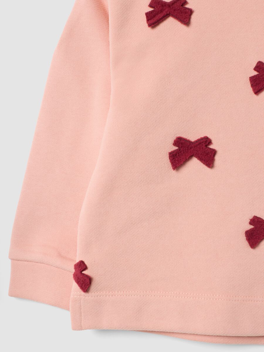 Felpa rosa chiaro in puro cotone con fiocchi e girocollo_2
