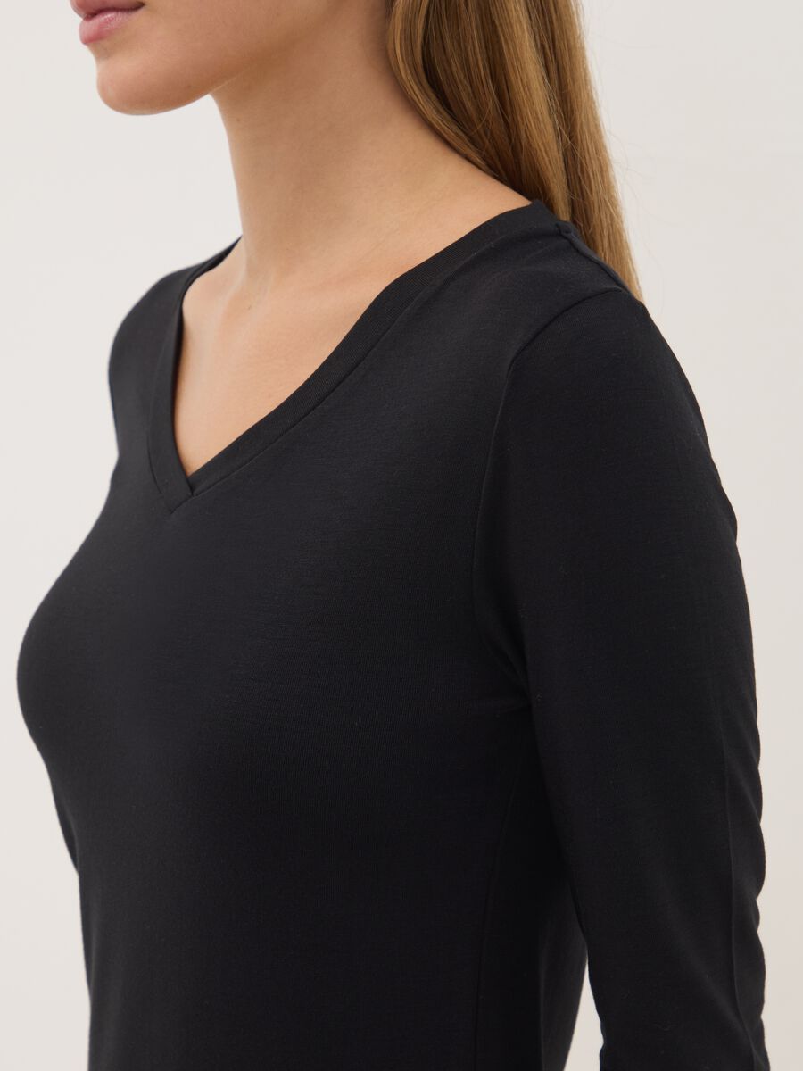 Black stretch modal crew-neck T-shirt, regular fit_2