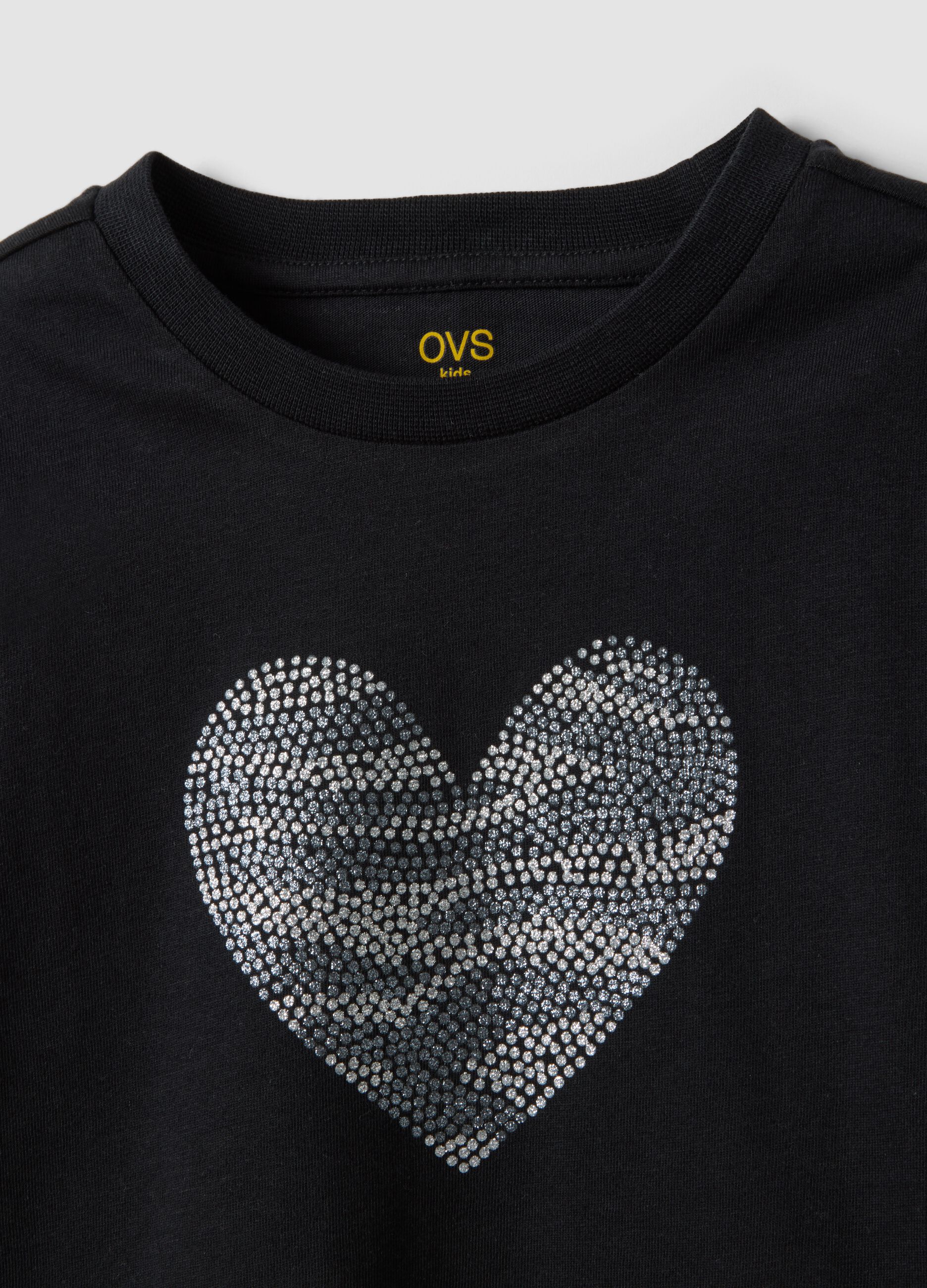 Girls&rsquo; black organic cotton T-shirt with heart print