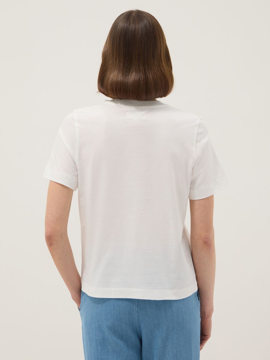 White Short-Sleeved T-Shirt in Pure Italian Cotton_2