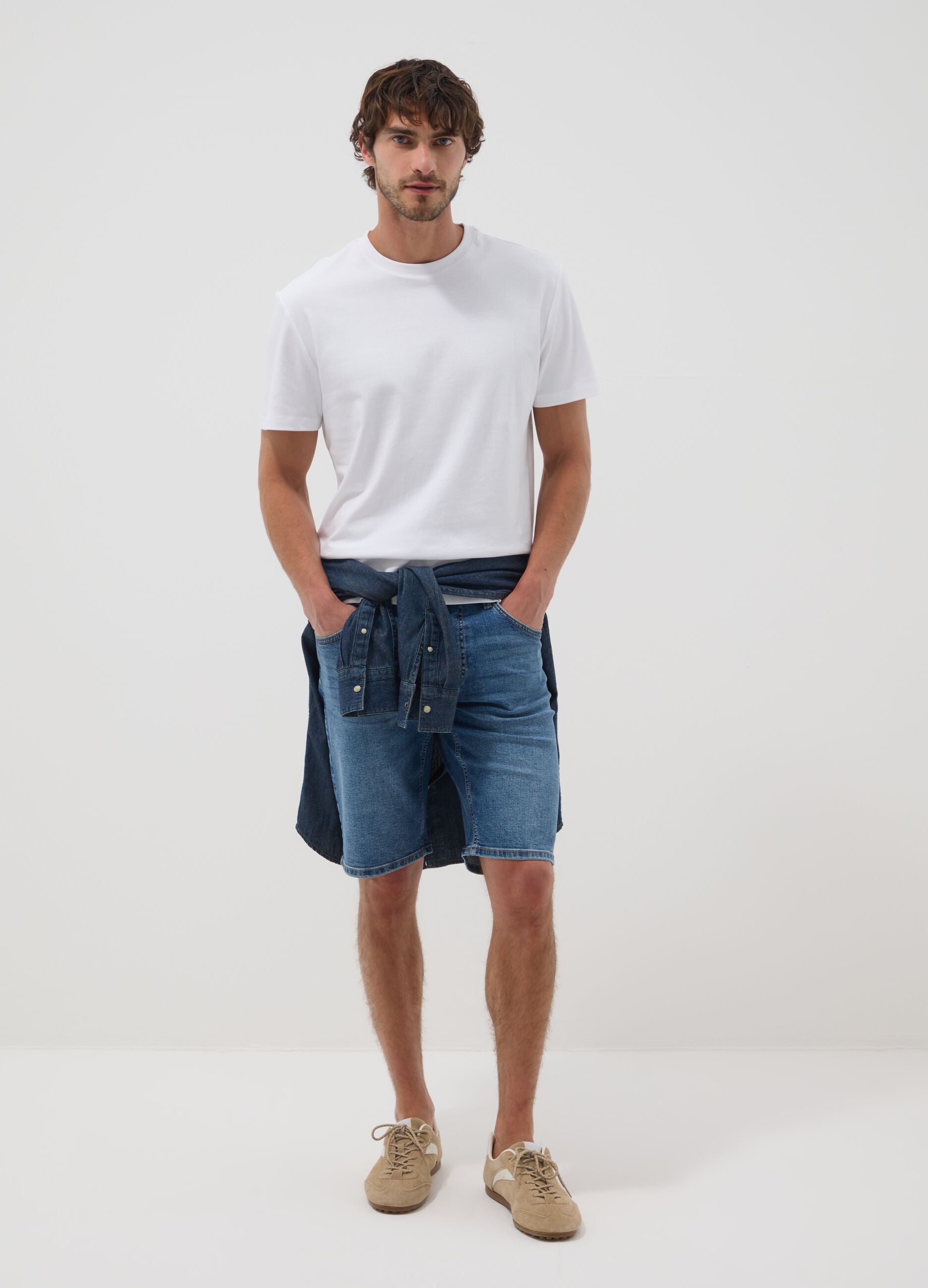Weisses T-Shirt aus reiner Baumwolle