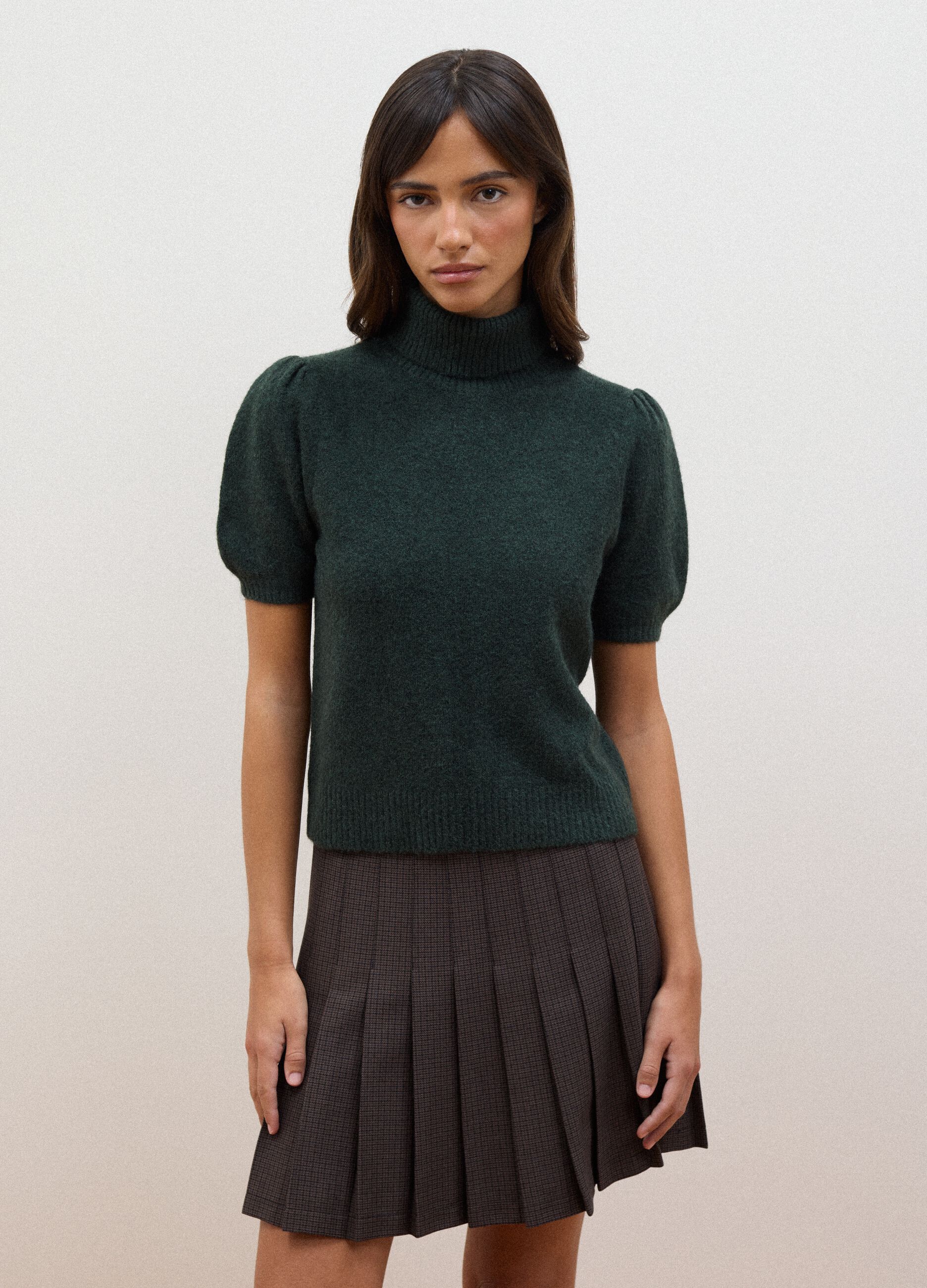 Camisola verde de gola alta em viscose el&aacute;stica