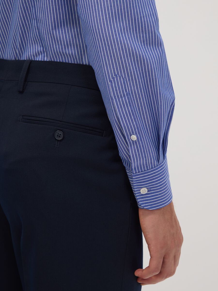 Blue cotton-blend button-down collar shirt, slim fit, easy iron_2