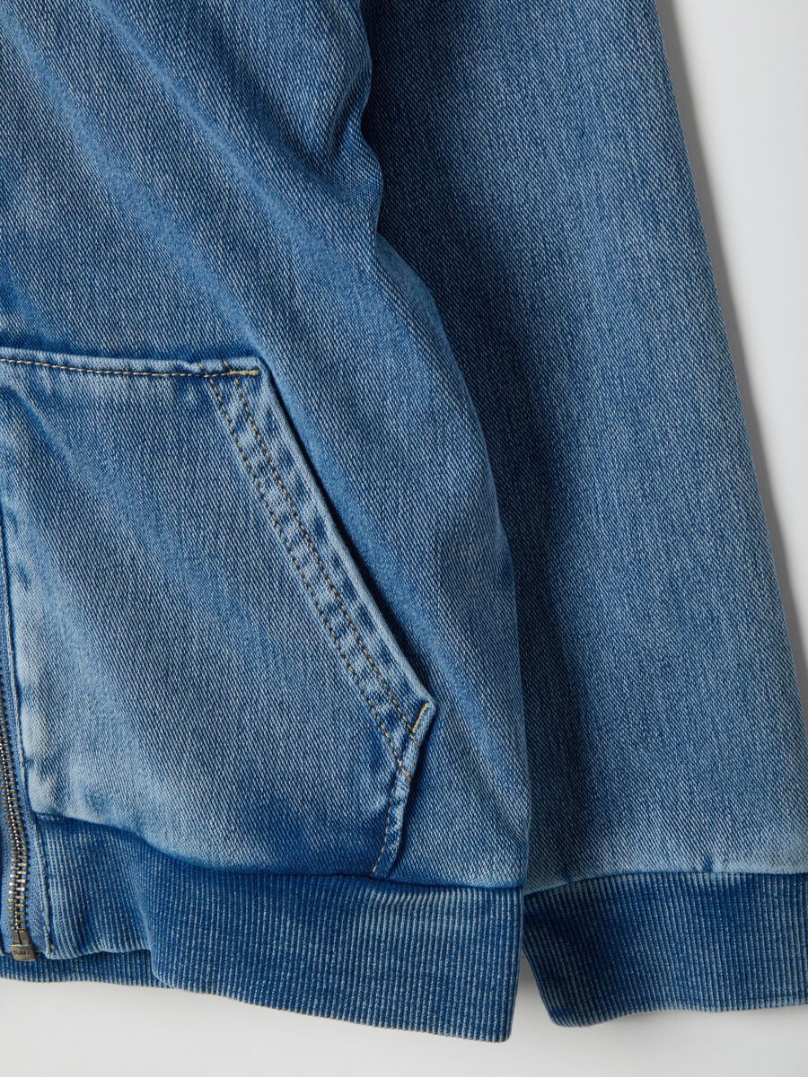 Kinderblauer Hoodie aus Baumwollmischung im Regular Fit_2