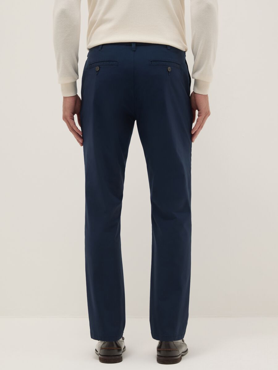 Blue stretch cotton chino trousers in regular fit_2