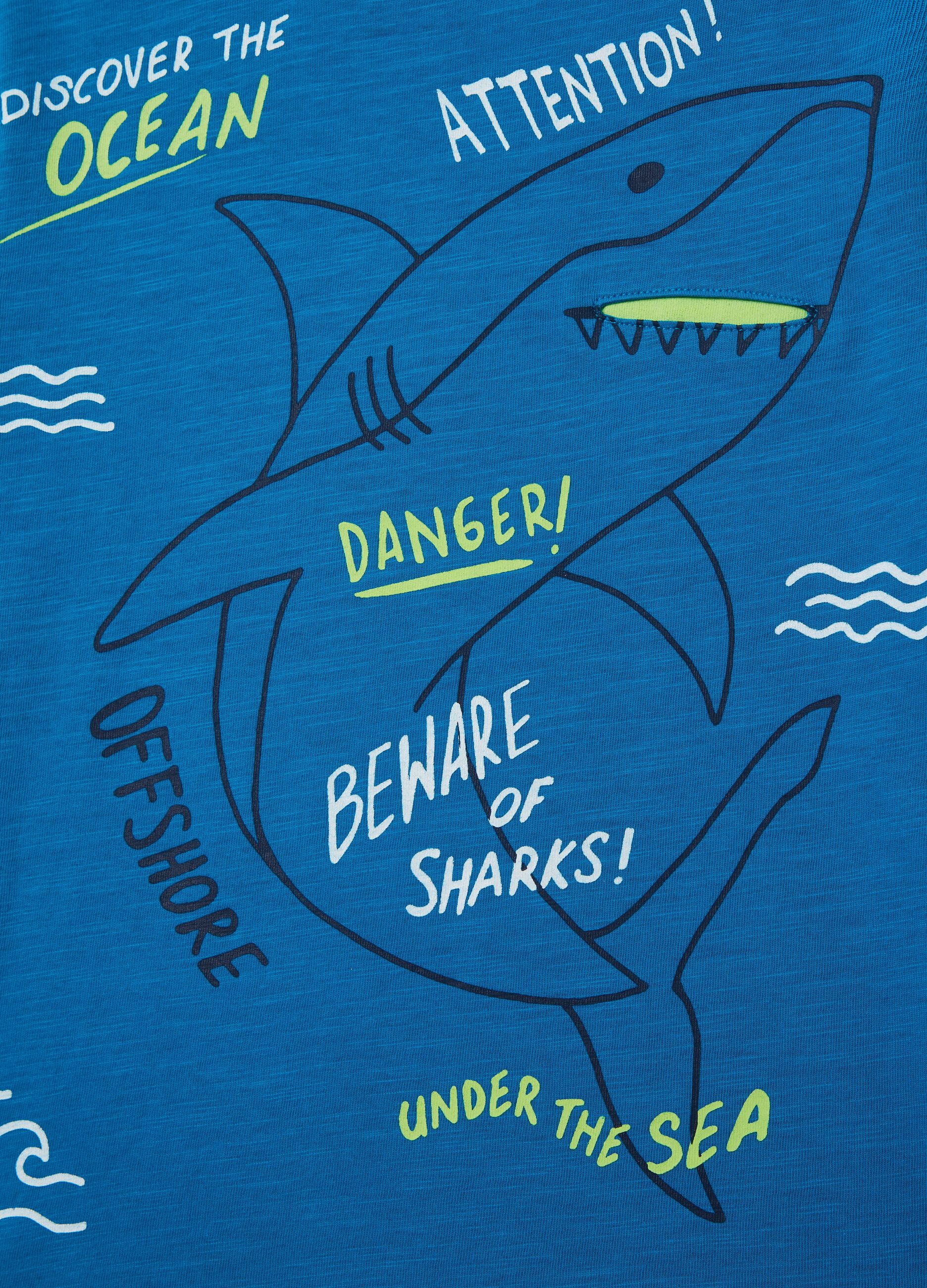 Camiseta de algodón con estampado tiburón