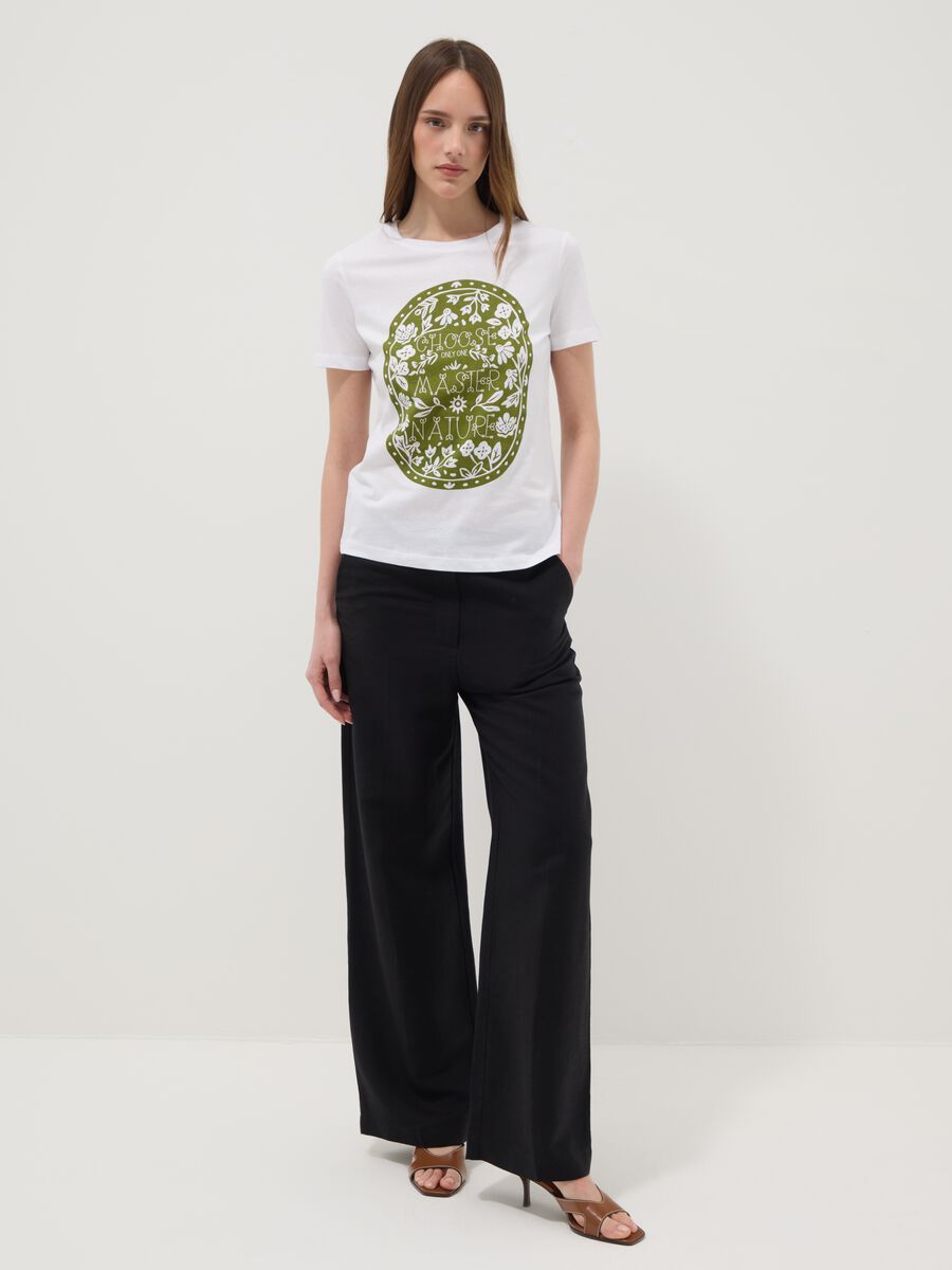 Camiseta blanca de algod&oacute;n puro regular fit con estampado_1