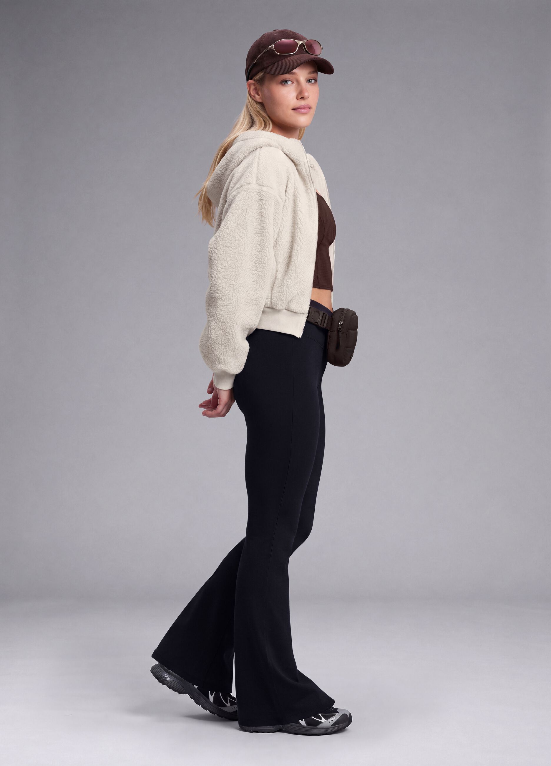 Schwarze Flared-Leggings aus Stretchmaterial &ndash; ALTAVIA STUDIO