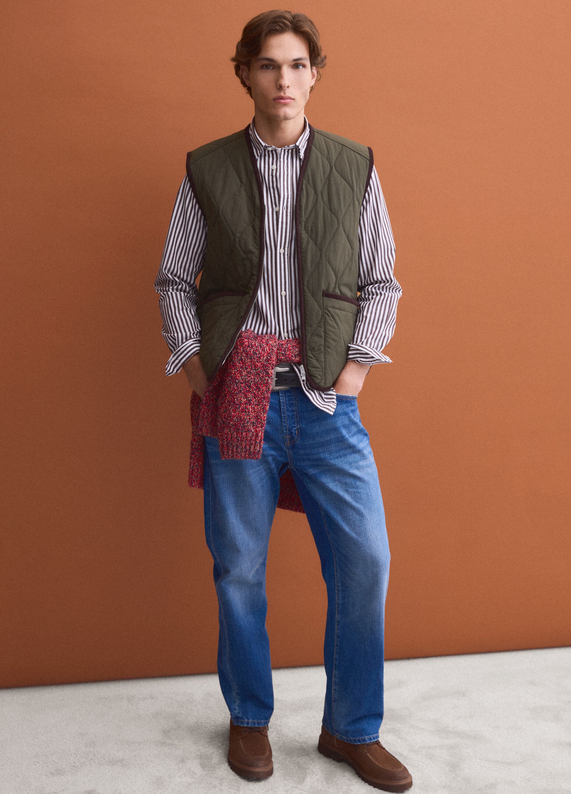 Green quilted gilet with zip, regular fit