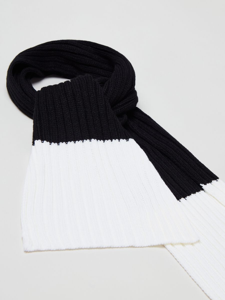 Two-tone scarf with ribbing_2