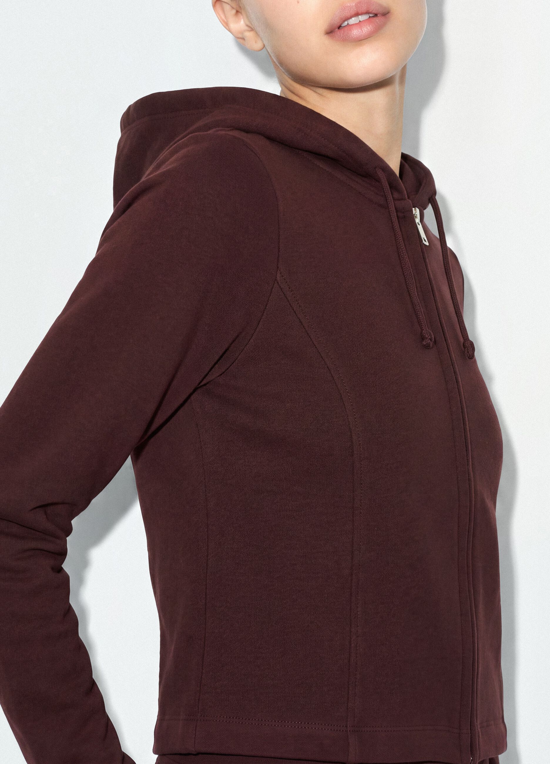 Brown full-zip hoodie in pure cotton with fitted cut