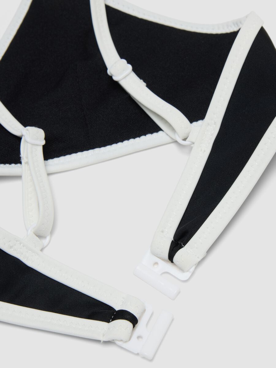Black stretch bikini with contrasting trim_2