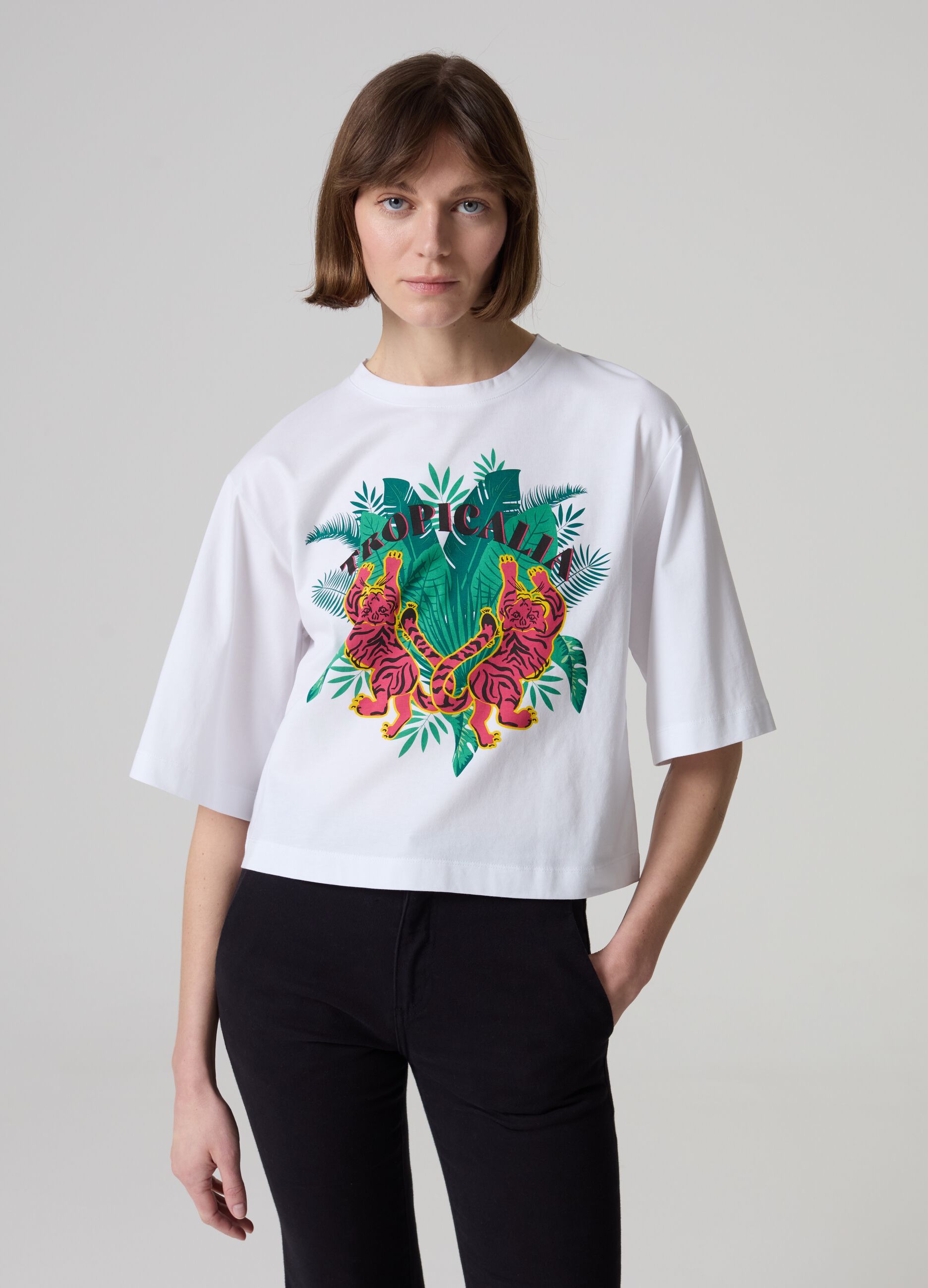 T-shirt over con stampa tropicale