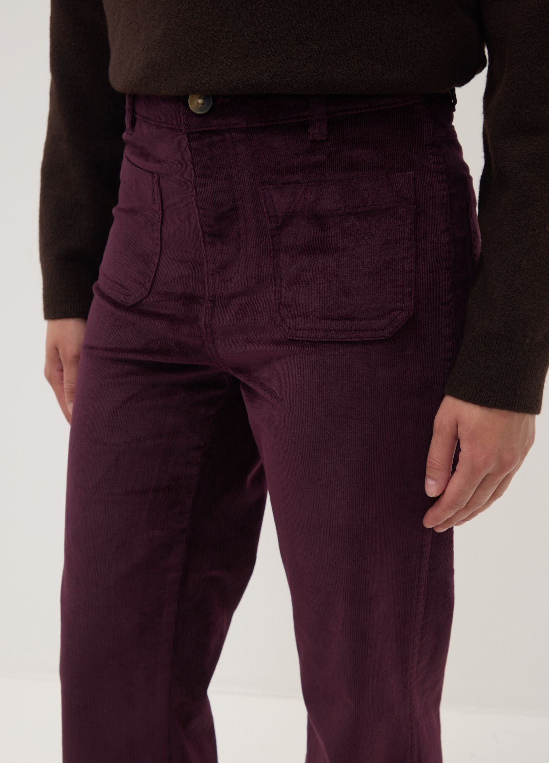 Pantaloni viola flare in cotone e modal elasticizzato a coste