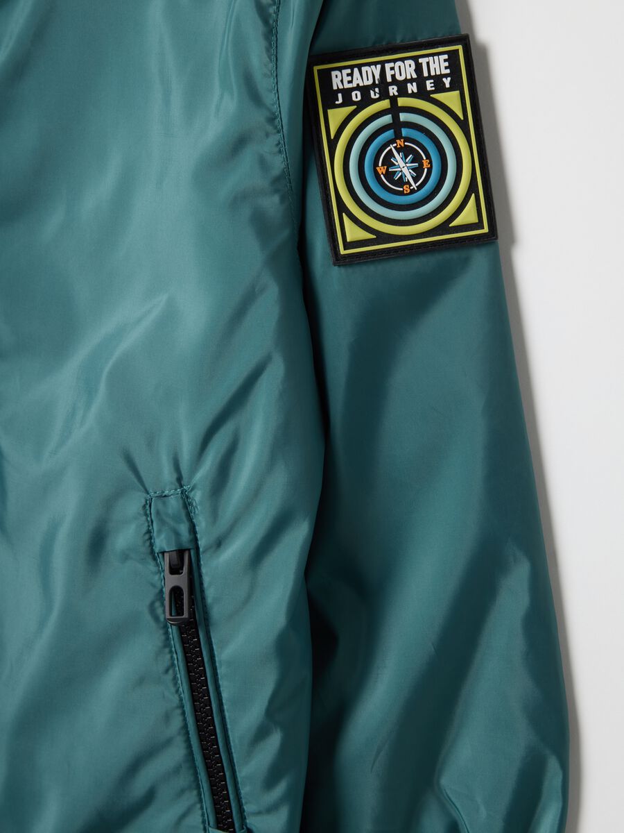 Blaue Jungenjacke mit Rei&szlig;verschluss und Kapuze im Regular Fit_3