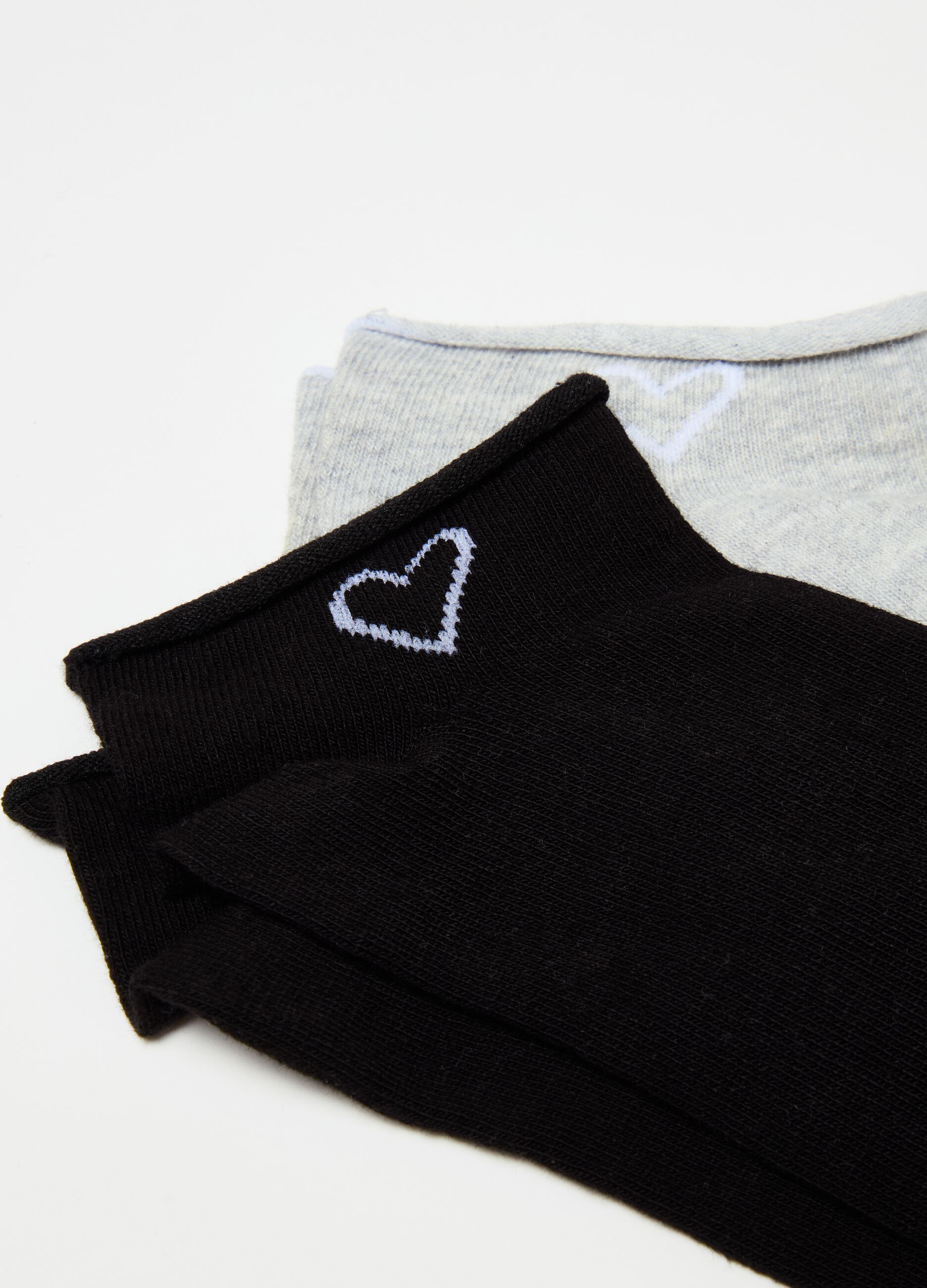 Three-pair pack shoe liners with heart design