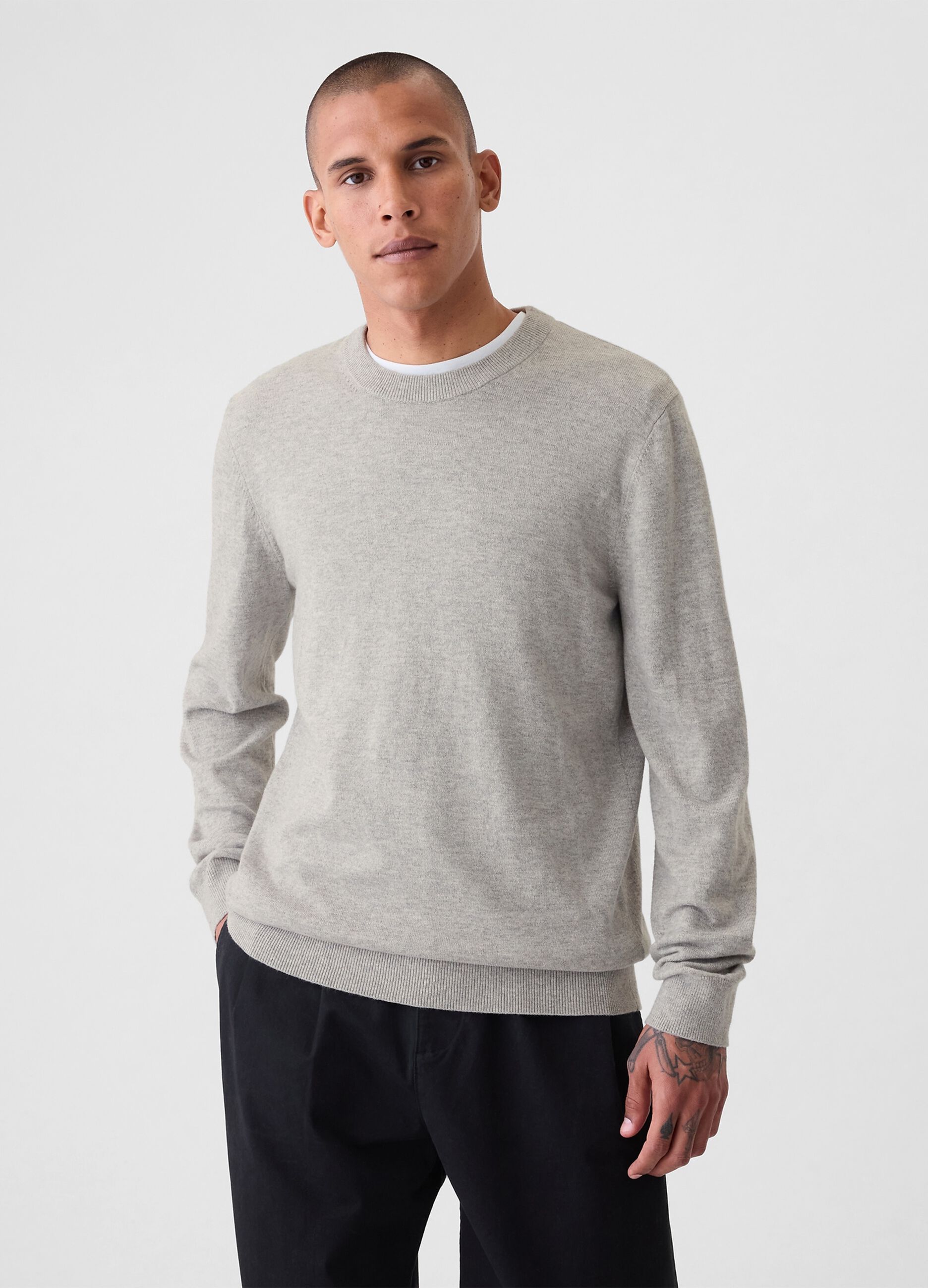 Round neck pullover