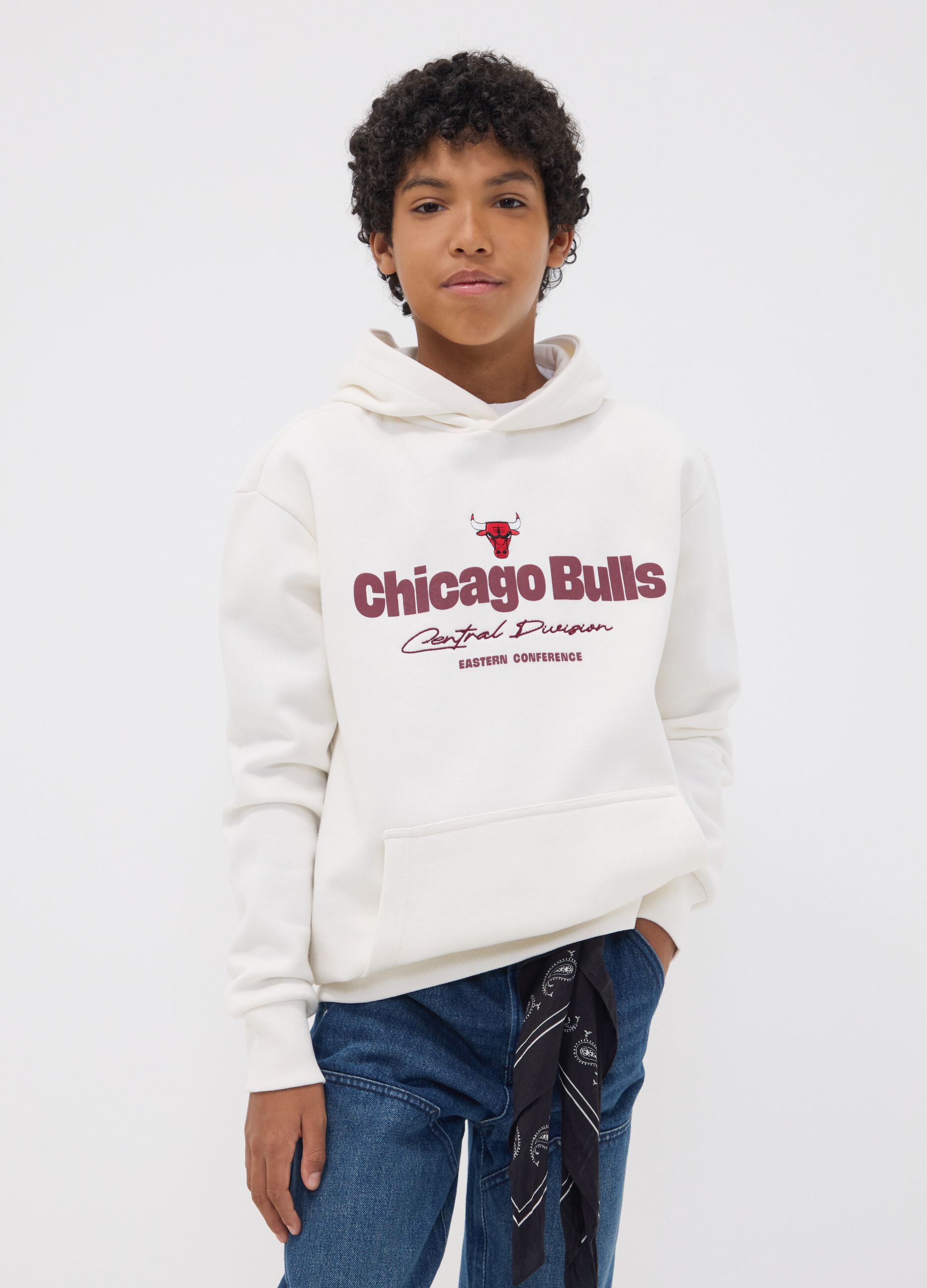 Sweatshirt branca com capuz em mistura de algod&atilde;o e log&oacute;tipo Chicago Bulls